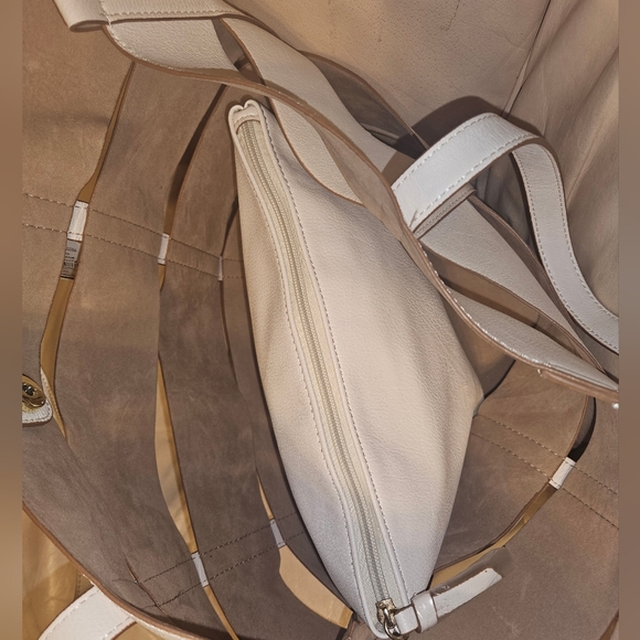 Neiman Marcus faux leather Beach bag - Picture 5 of 5